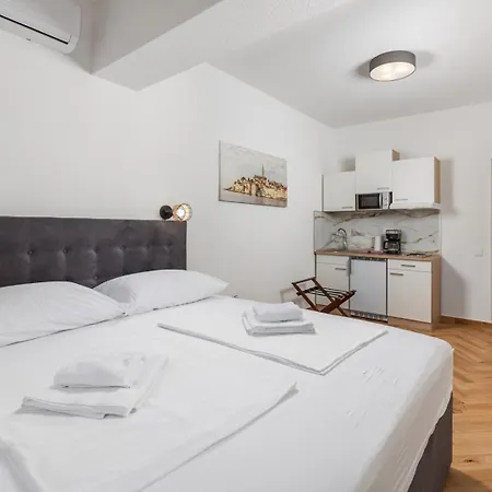 Guest house Jadranka Omisalj